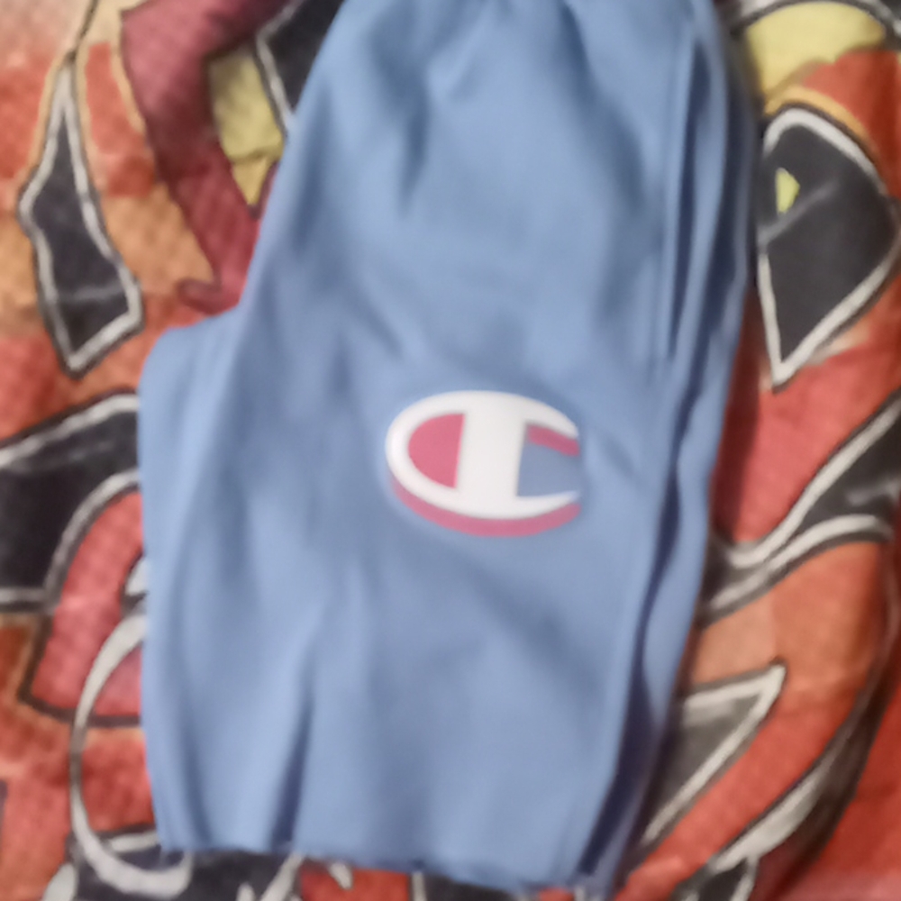 SHORTS - Picture 2 of 3